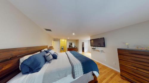 58-Narragansett-Ave-08012025 190029